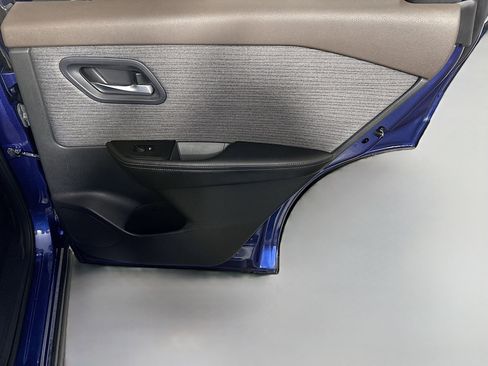 Used 2022 Nissan Rogue SV FWD image 28