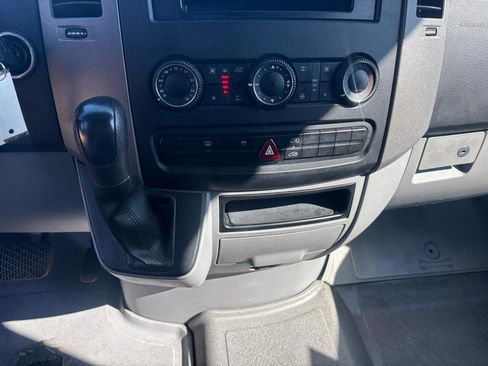 Used 2007 Dodge Sprinter 2500 w/ Cooling Group RWD image 23