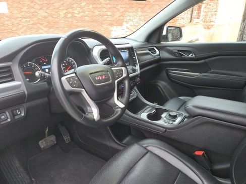 Used 2023 GMC Acadia SLT image 11