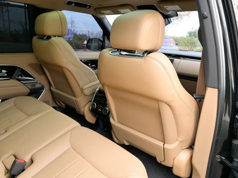 Used 2023 Land Rover Range Rover SE image 53