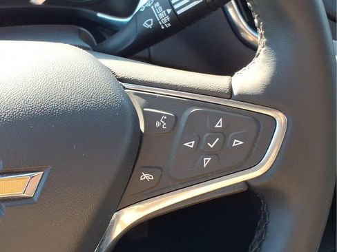 Certified 2024 Chevrolet Equinox LT w/ LPO, Floor Liner Package image 25