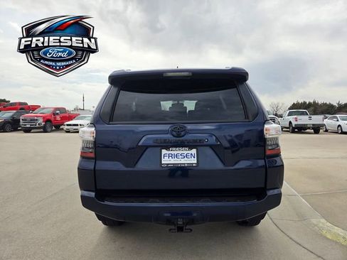 Used 2019 Toyota 4Runner SR5 Premium image 6