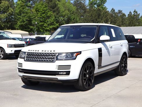 Used 2015 Land Rover Range Rover Supercharged image 3