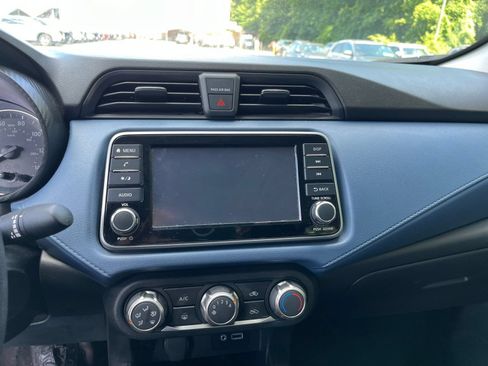 Used 2025 Nissan Versa SV FWD image 14