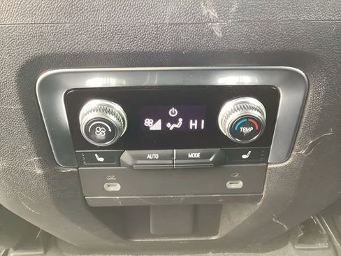 Used 2021 GMC Yukon XL Denali w/ Denali Premium Package AWD/4WD image 21