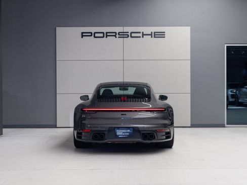 Certified 2024 Porsche 911 Carrera RWD image 6
