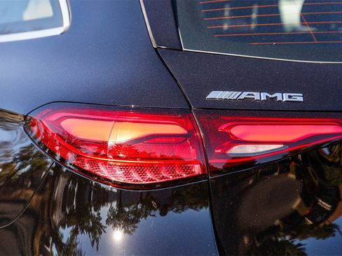 New 2026 Mercedes-Benz GLC 43 AMG 4MATIC image 8