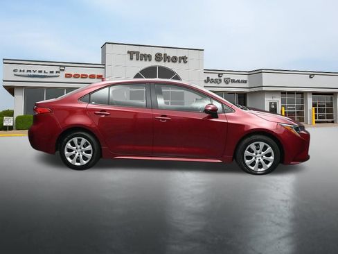 Used 2025 Toyota Corolla LE FWD image 6
