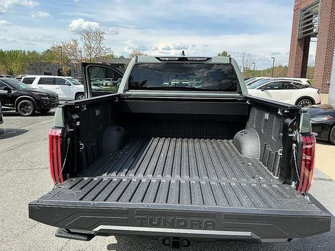 Used 2025 Toyota Tundra Platinum AWD/4WD image 30