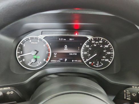 Used 2023 Nissan Rogue S AWD/4WD image 30