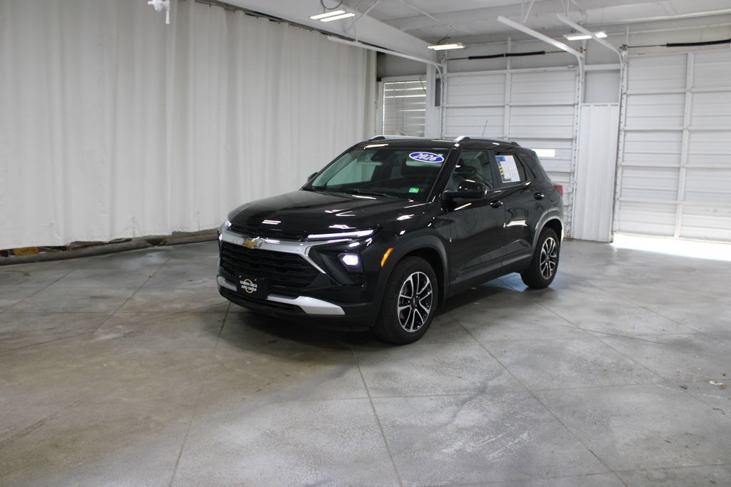 Used 2026 Chevrolet TrailBlazer LT FWD image 4