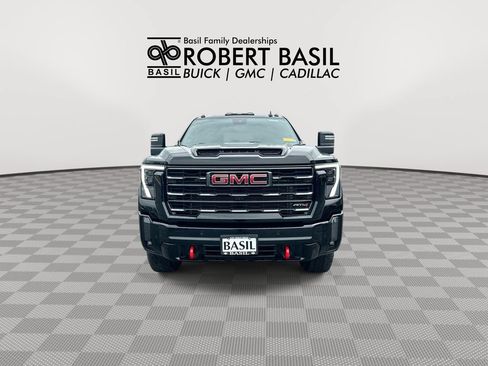 Used 2024 GMC Sierra 2500 AT4 w/ AT4 Premium Plus Package AWD/4WD image 3