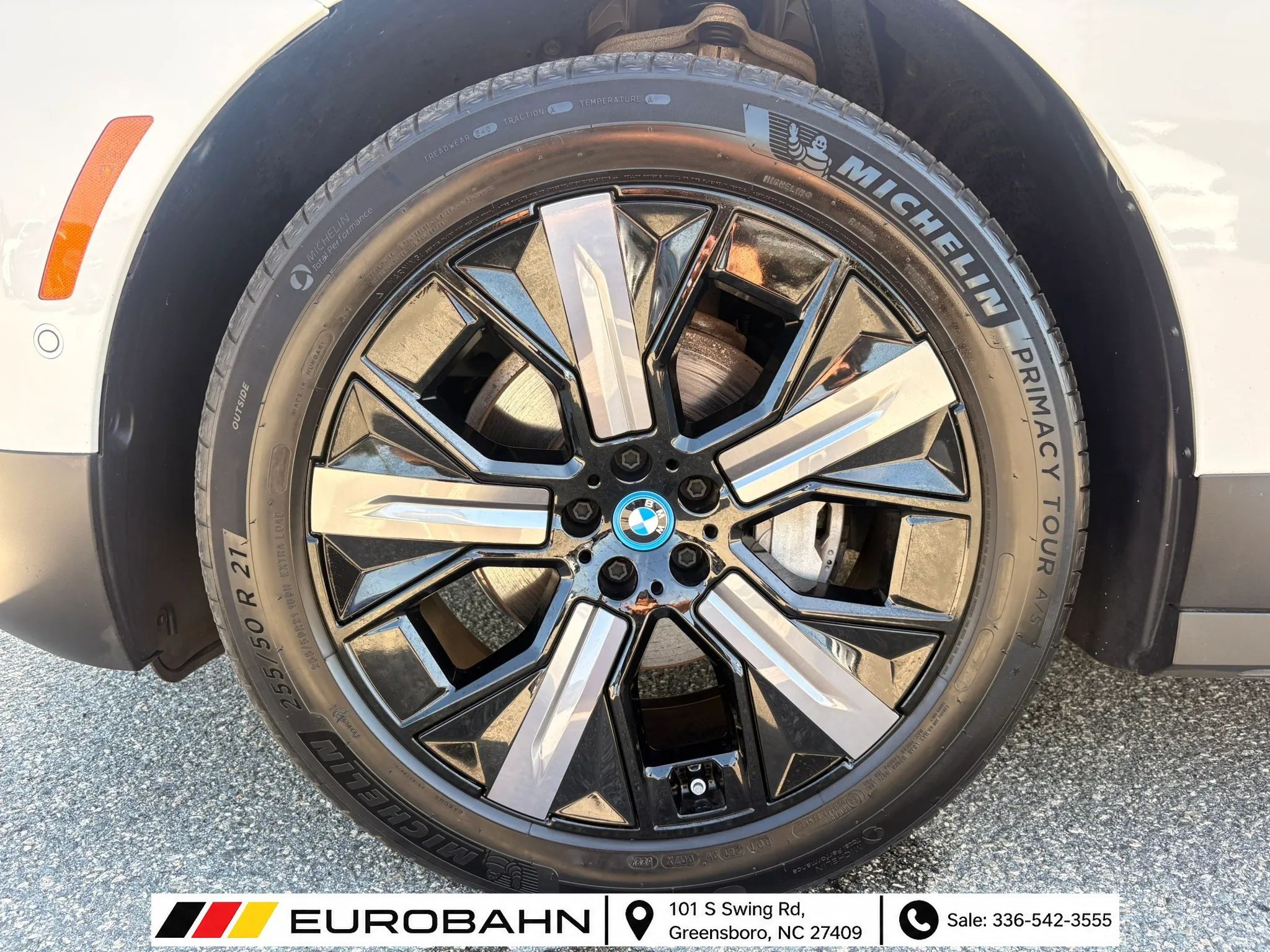 Used 2024 BMW iX xDrive50 AWD/4WD image 34