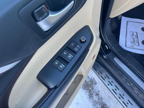 Used 2015 Toyota Highlander Limited Platinum image 12