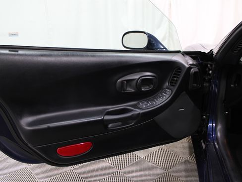 Used 2000 Chevrolet Corvette Hardtop w/ Memory Pkg image 6