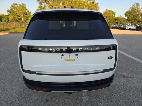 Used 2023 Land Rover Range Rover Long Wheelbase SE image 4