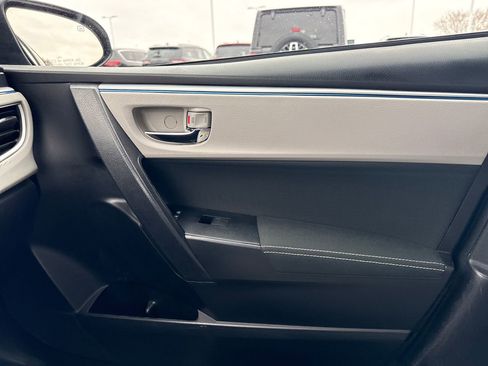 Used 2016 Toyota Corolla LE image 30