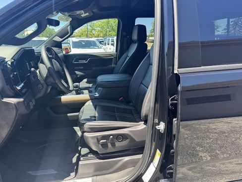 Used 2025 Chevrolet Silverado 1500 High Country w/ Midnight Edition AWD/4WD image 7
