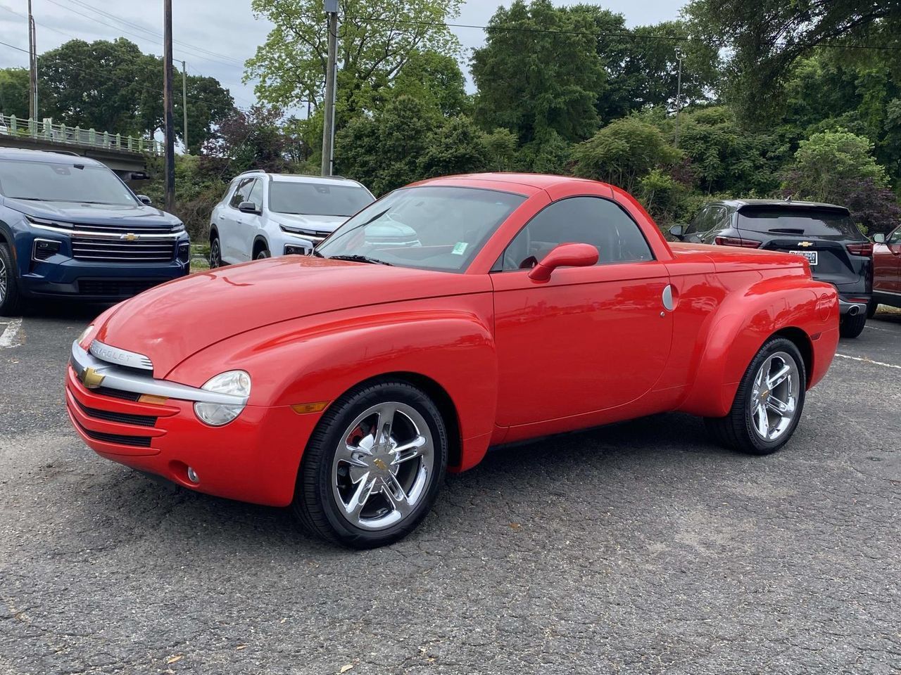 Used 2004 Chevrolet SSR w/ Preferred Equipment Group RWD image 3