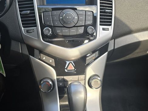 Used 2013 Chevrolet Cruze LT image 16