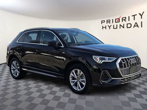 Used 2024 Audi Q3 2.0T Premium image 3