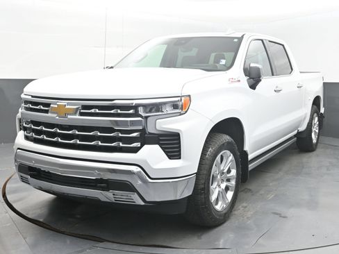 Used 2025 Chevrolet Silverado 1500 LTZ w/ LTZ Premium Package AWD/4WD image 4