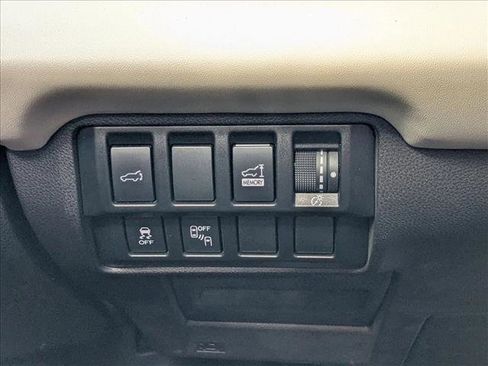 Used 2019 Subaru Ascent Touring image 11