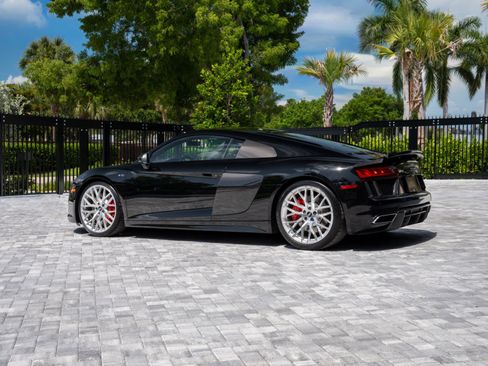Used 2017 Audi R8 V10 AWD/4WD image 6