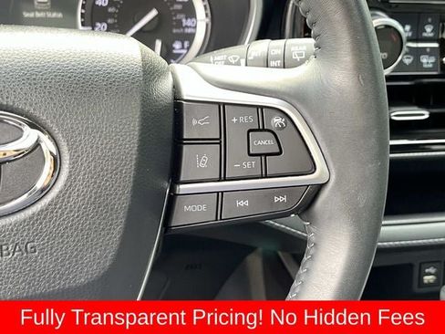 Used 2022 Toyota Highlander XSE AWD/4WD image 31