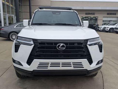 Used 2025 Lexus GX 550 w/ Accessory Package (2T) image 4
