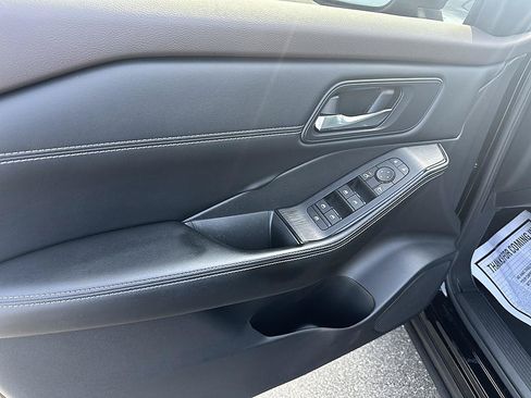 Certified 2023 Nissan Rogue SV w/ SV Premium B Package FWD image 21