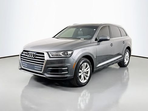 Used 2019 Audi Q7 3.0T Premium w/ Cold Weather Package image 3
