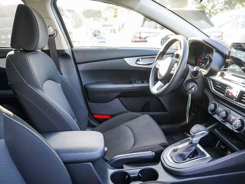 Used 2024 Kia Forte LXS w/ LXS Technology Package image 16
