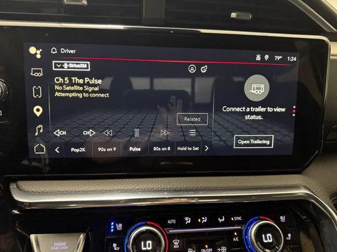 Used 2025 GMC Sierra 2500 Denali AWD/4WD image 19