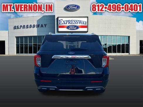 Used 2024 Ford Explorer XLT w/ Equipment Group 202A image 7