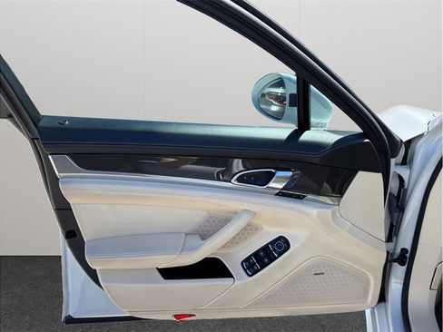 Used 2014 Porsche Panamera 4S image 21