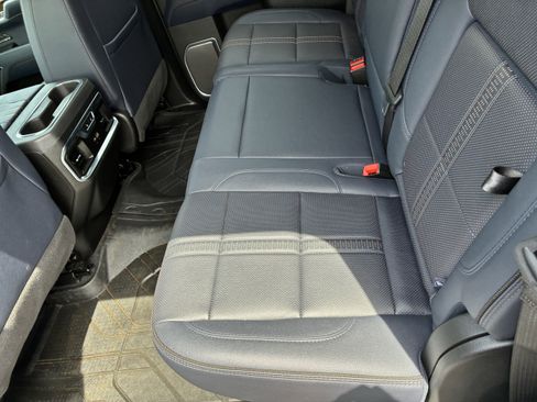 Used 2025 Chevrolet Silverado 1500 High Country w/ High Country Premium Package AWD/4WD image 16