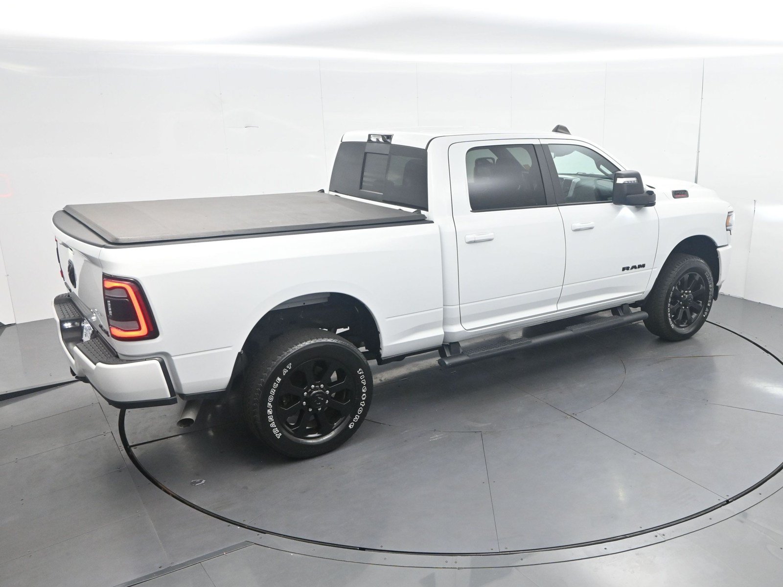 Used 2024 RAM 2500 Big Horn w/ Night Edition AWD/4WD image 28