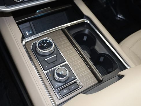 Used 2022 Ford Expedition Limited image 29