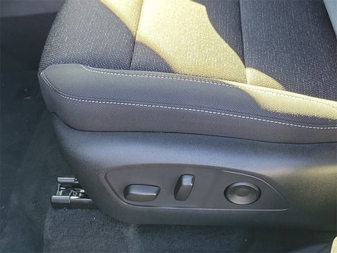 New 2026 Chevrolet Traverse LT image 14