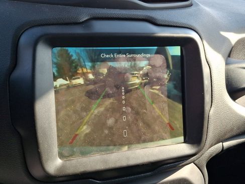 Used 2021 Jeep Renegade Limited image 17