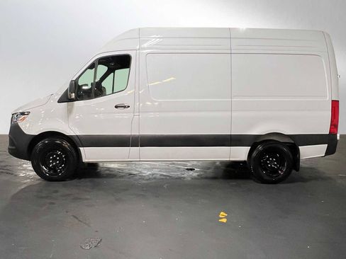 Used 2025 Mercedes-Benz Sprinter 2500 image 6