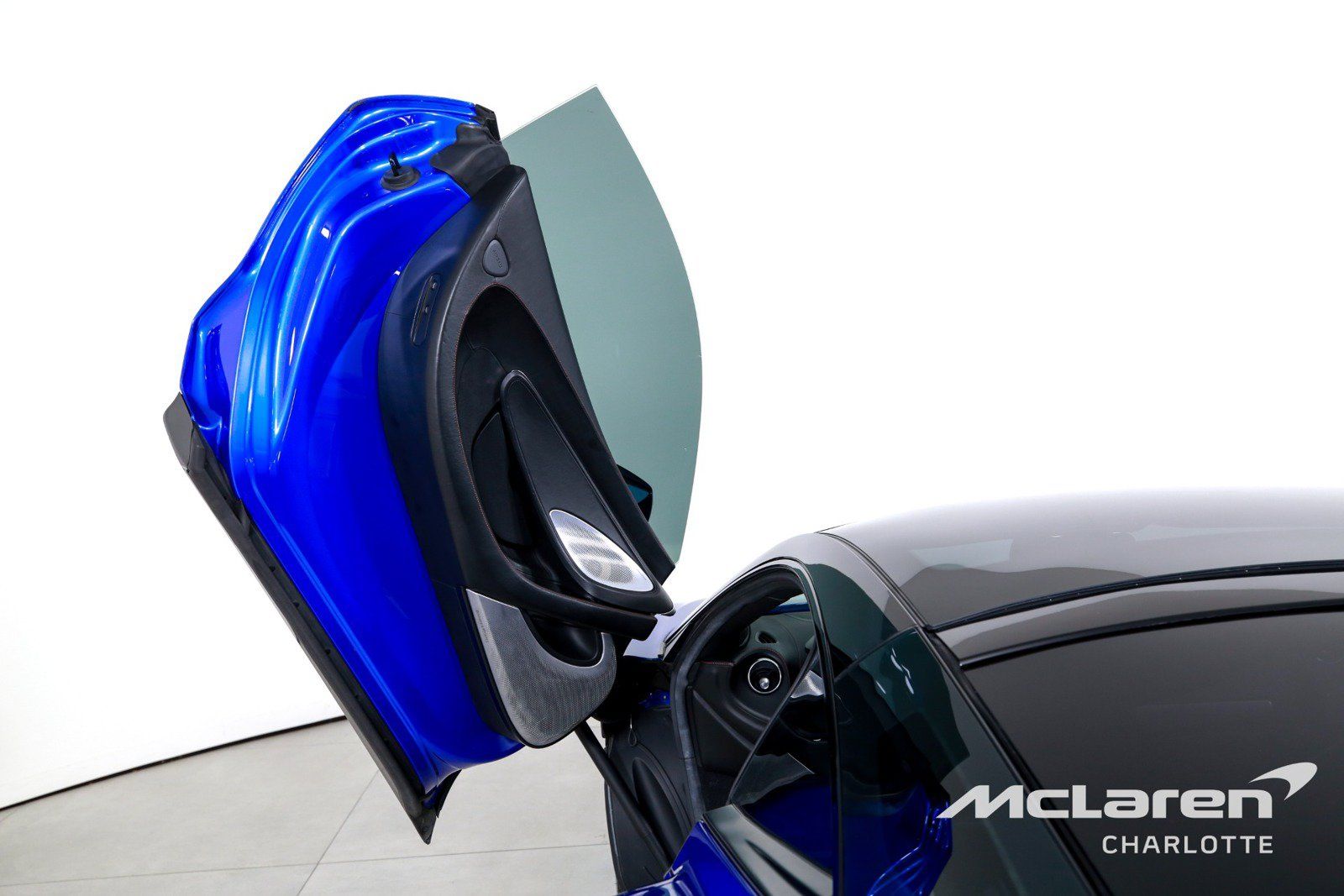 Used 2021 McLaren GT RWD image 11