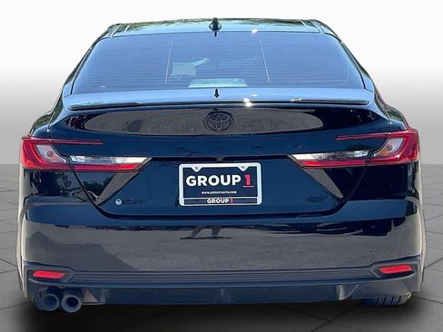 Used 2025 Toyota Camry SE w/ Convenience Package FWD image 5