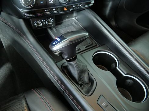 Used 2022 Dodge Durango R/T w/ Blacktop Package AWD/4WD image 31