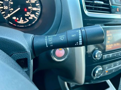 Used 2015 Nissan Altima 2.5 S w/ Special Edition Package image 27