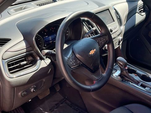 Used 2024 Chevrolet Equinox RS AWD/4WD image 11