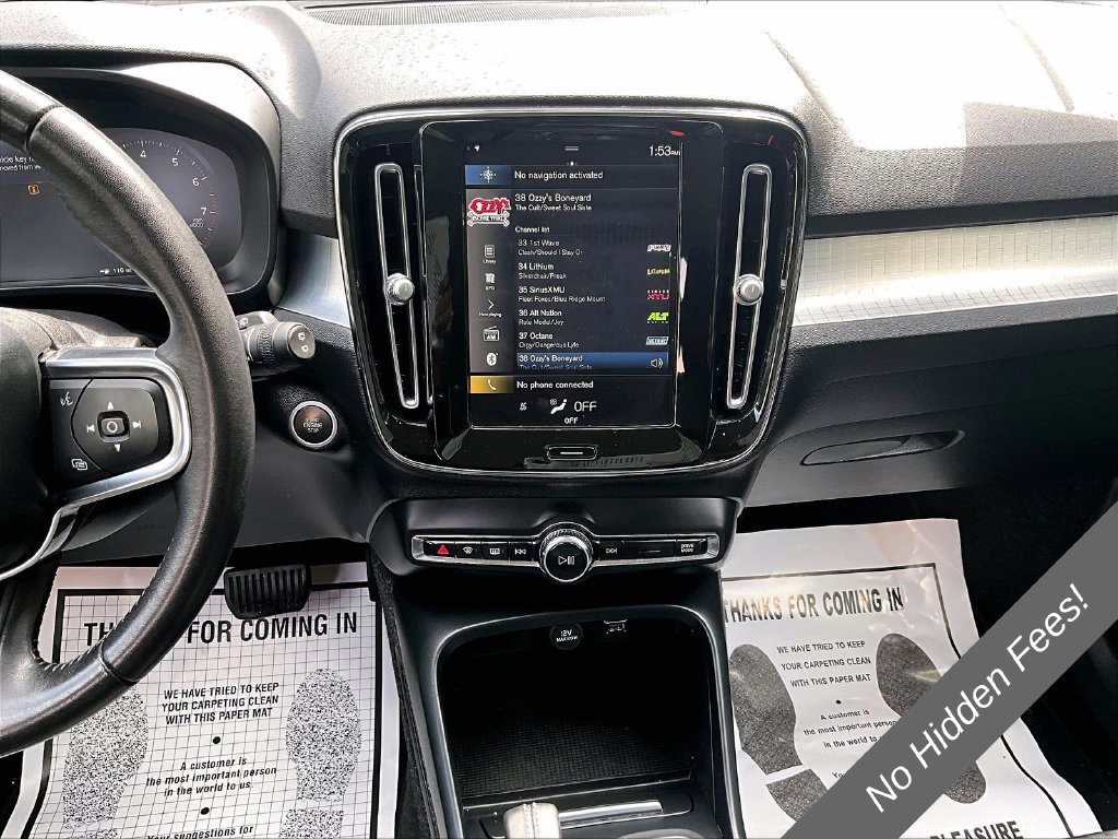 Used 2021 Volvo XC40 T4 Momentum FWD image 6
