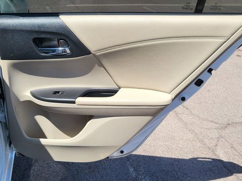 Used 2014 Honda Accord Touring image 17