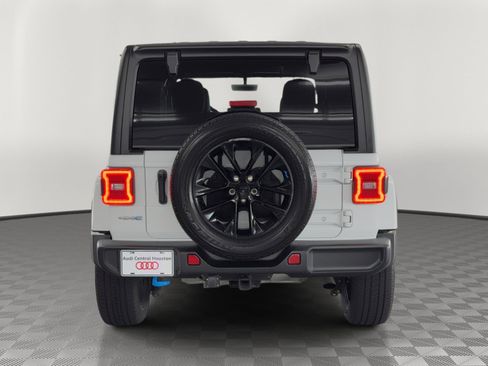 Used 2023 Jeep Wrangler Unlimited Sahara AWD/4WD image 10